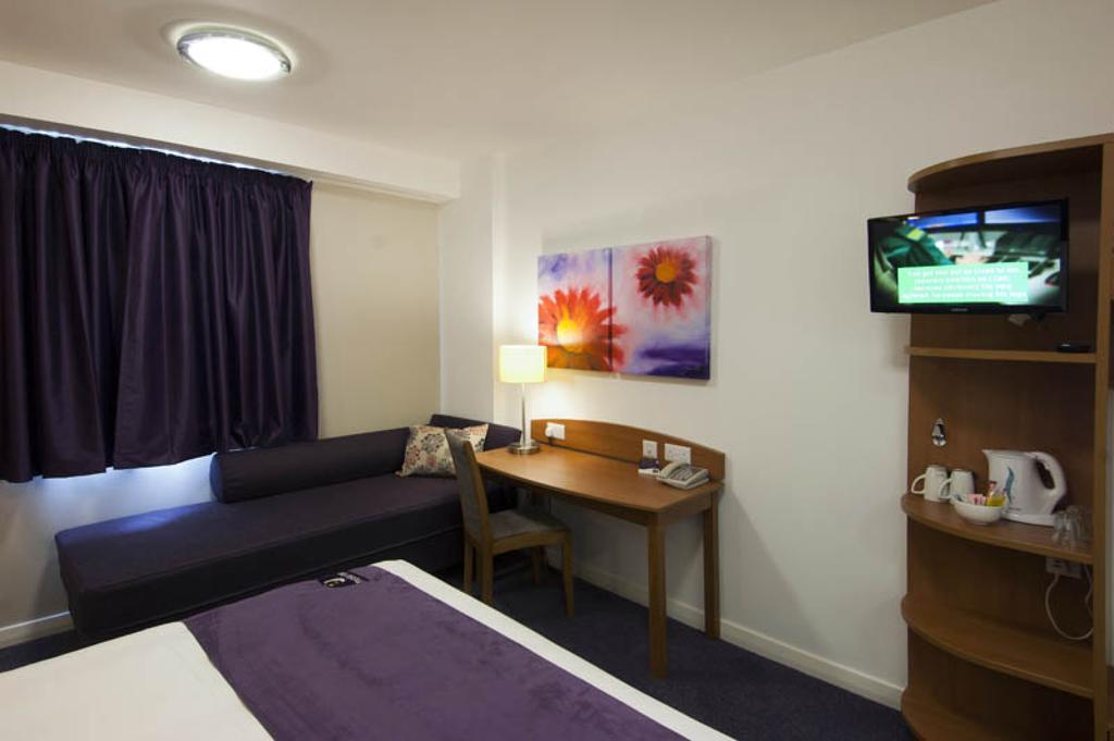 Premier Inn Watford - Croxley Green Екстер'єр фото