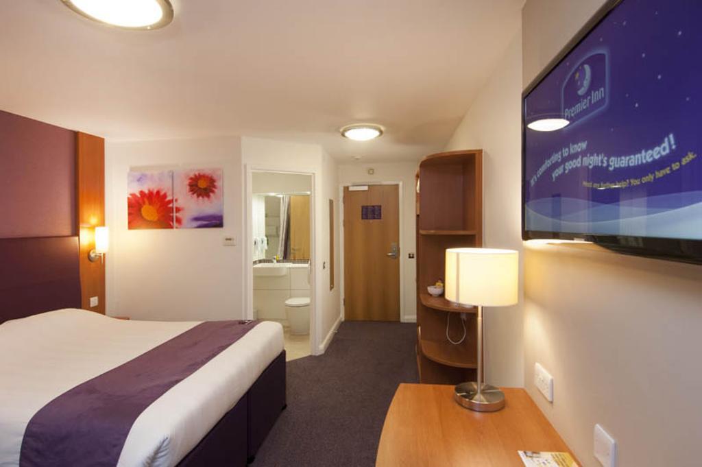 Premier Inn Watford - Croxley Green Екстер'єр фото